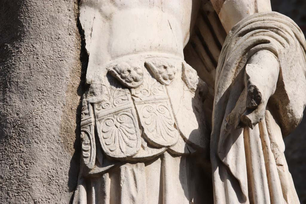 Herculaneum, October 2020. Detail from statue of Marcus Nonius Balbus. Photo courtesy of Klaus Heese.