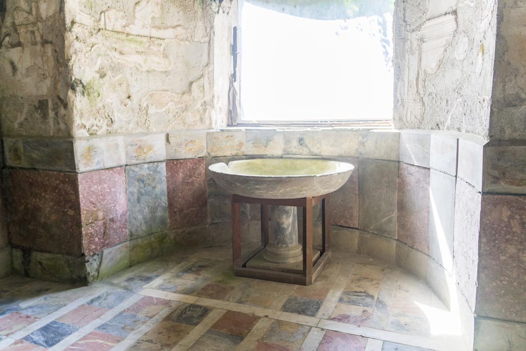 Herculaneum Suburban Baths. October 2023.
Smaller original caldarium, looking south towards window in alcove with marble basin for cold water (labrum). Photo courtesy of Johannes Eber.