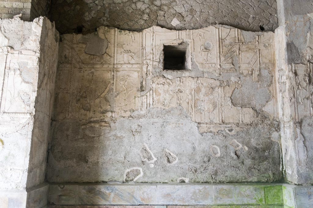 Herculaneum Suburban Baths. October 2023. Detail of decoration on west wall of original caldarium. Photo courtesy of Johannes Eber.