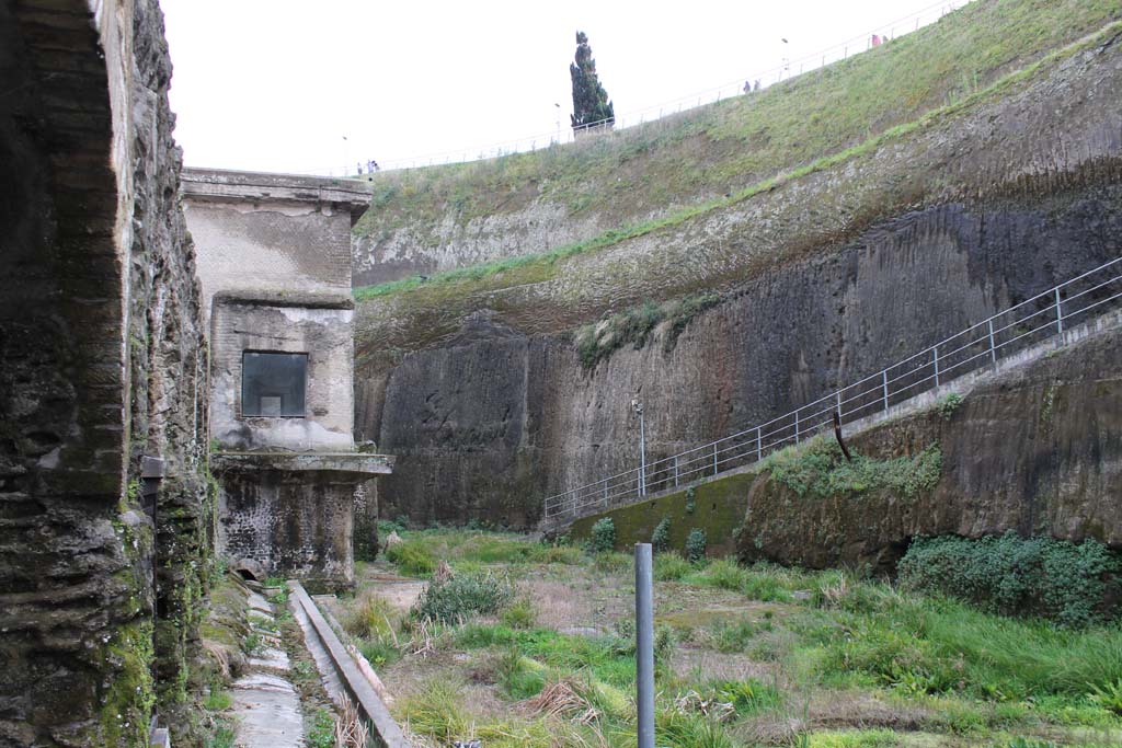 Beachfront, Herculaneum, March 2014. Looking east.
Foto Annette Haug, ERC Grant 681269 DÉCOR