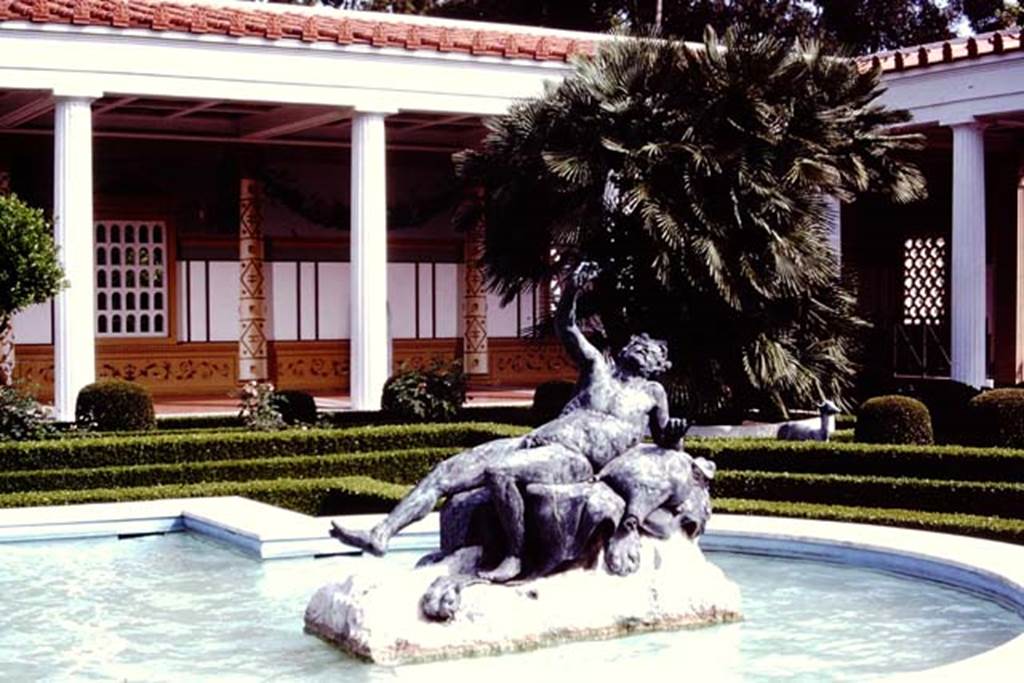 Getty Villa, Malibu, Spring 1982. Statue in curved end of pool in peristyle. Photo by Stanley A. Jashemski.
Source: The Wilhelmina and Stanley A. Jashemski archive in the University of Maryland Library, Special Collections (See collection page) and made available under the Creative Commons Attribution-Non Commercial License v.4. See Licence and use details.
J80f0424