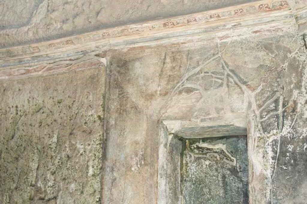 South-western baths, Herculaneum. July 2010. Rectangular niche. Photo courtesy of Michael Binns.
On the left can be seen the area of the window, still with its pyroclastic material in situ.