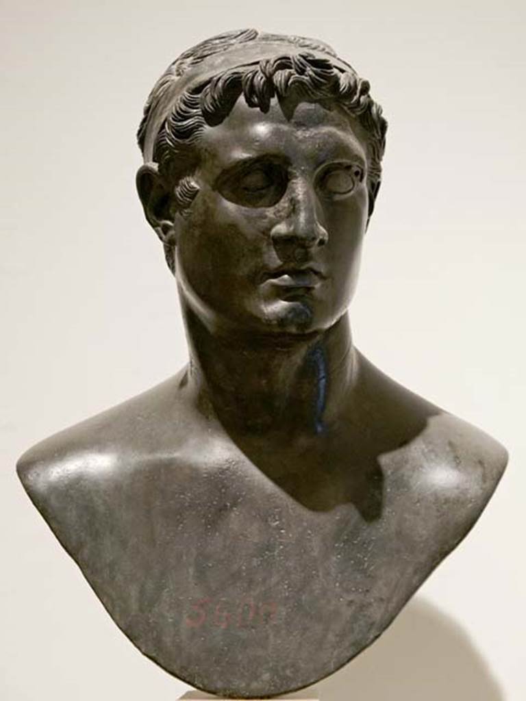 Villa dei Papiri, Herculaneum. Bust of Ptolemy II Philadelphus. Found in 1754 on south side of entrance to peristyle.
Now in Naples Archaeological Museum. Inventory number 5600.