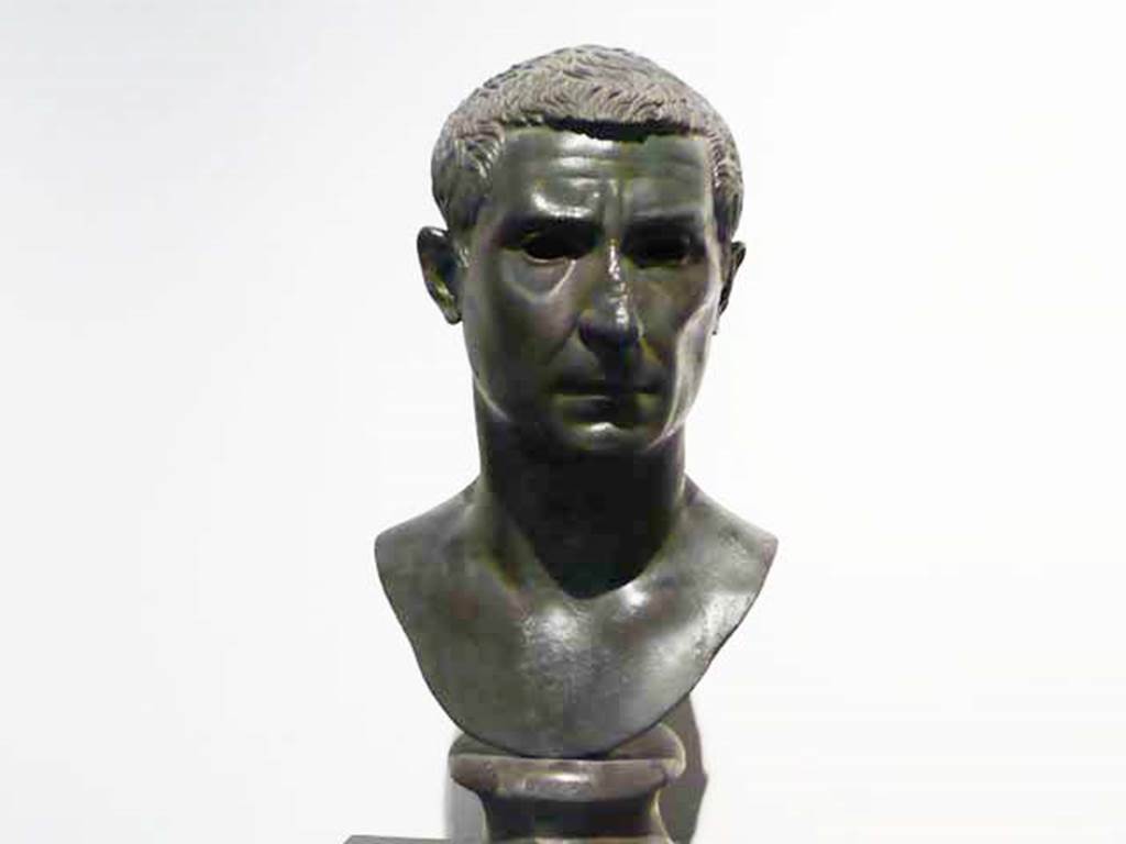 Villa dei Papiri, Herculaneum. Bronze bust of Lucius Calpurnius Piso Pontifex. Found in the tablinum.
Now in Naples Archaeological Museum. Inventory number 5601.
Photo courtesy of Buzz Ferebee.