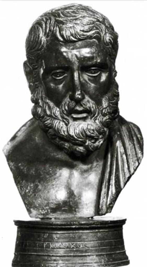 Villa dei Papiri, Herculaneum. Bronze bust of Hermarchus. Found in 1753, North of the tablinum.
Now in Naples Archaeological Museum. Inventory number 5466.