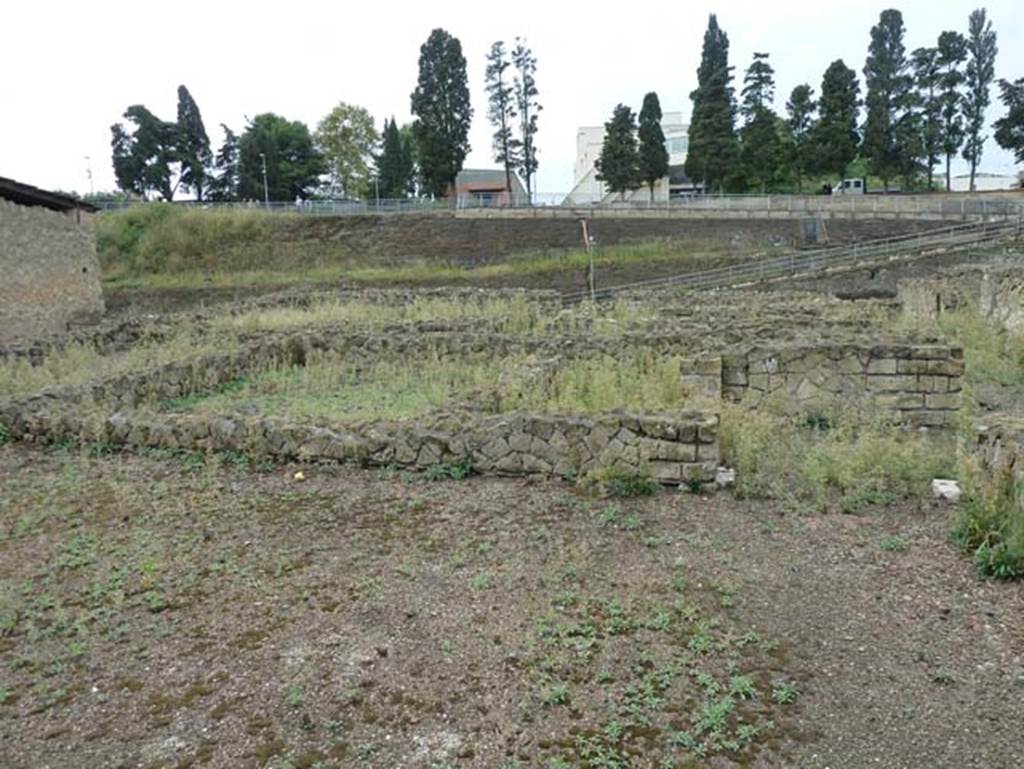 III.19/18/1 Herculaneum, September 2015. Room 8, looking south towards other rooms, with Corridor 17, on right.


