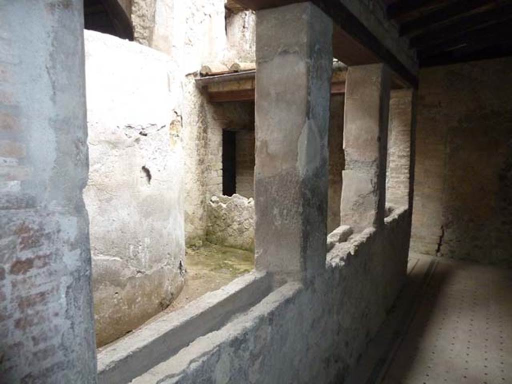 IV.4 Herculaneum. September 2015. Looking north-east from corridor 21 towards small courtyard 22.