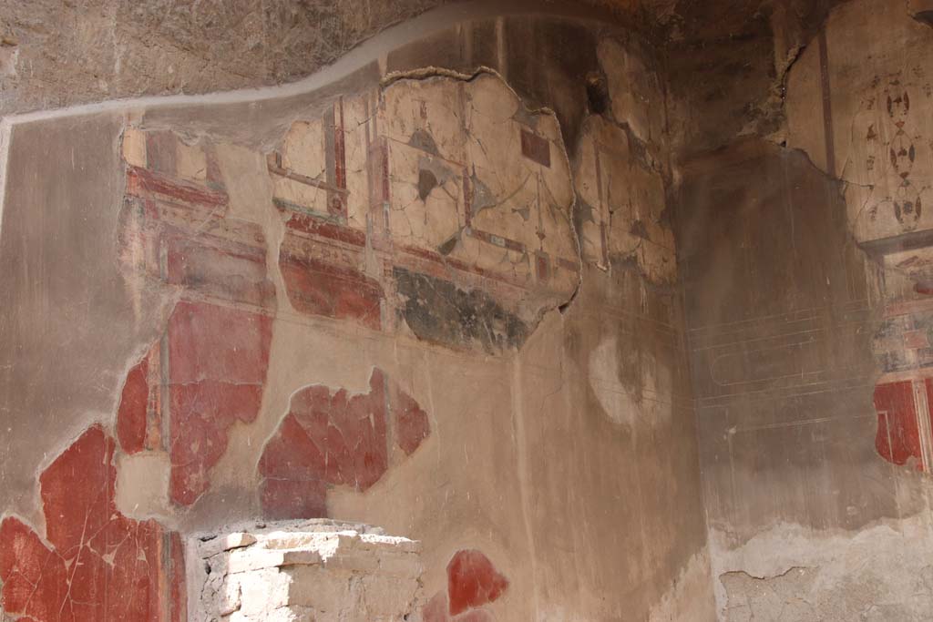 IV.15/16, Herculaneum, September 2017. Room 9, looking towards south wall and south-west corner. Photo courtesy of Klaus Heese.