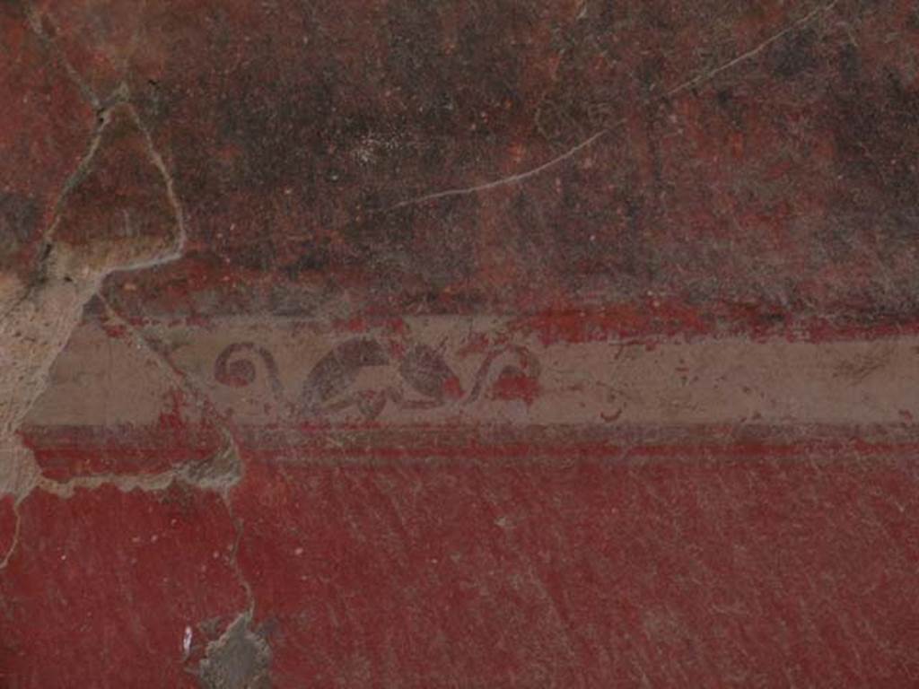 IV.15/16, Herculaneum, May 2005. Room 9, detail of south wall. Photo courtesy of Nicolas Monteix.

