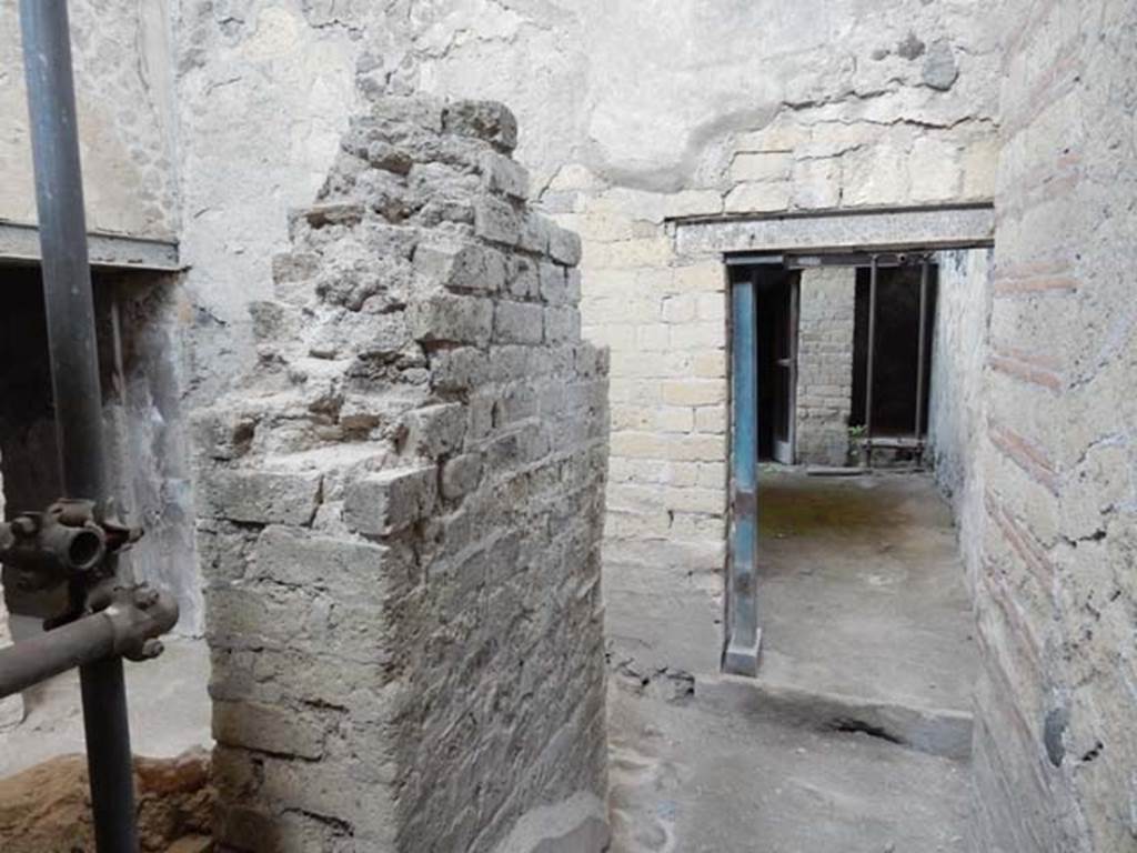 IV.21, Herculaneum. May 2018. Looking north from Corridor 27. Photo courtesy of Buzz Ferebee. 