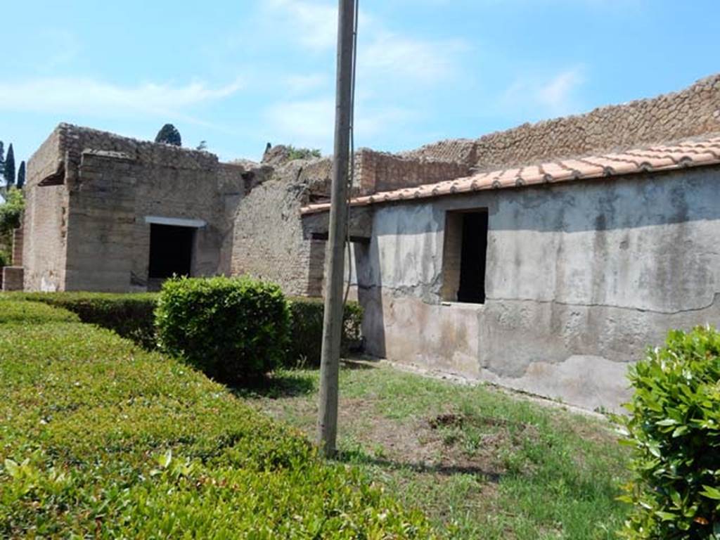 IV.21, Herculaneum. May 2018. 
Garden 32, looking south-west towards Area 33. The wall of Cryptoporticus 31 is on the right. Photo courtesy of Buzz Ferebee. 
