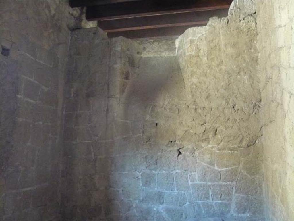 V.1 Herculaneum. August 2013. Room 2, north wall with remains of window. Photo courtesy of Buzz Ferebee.