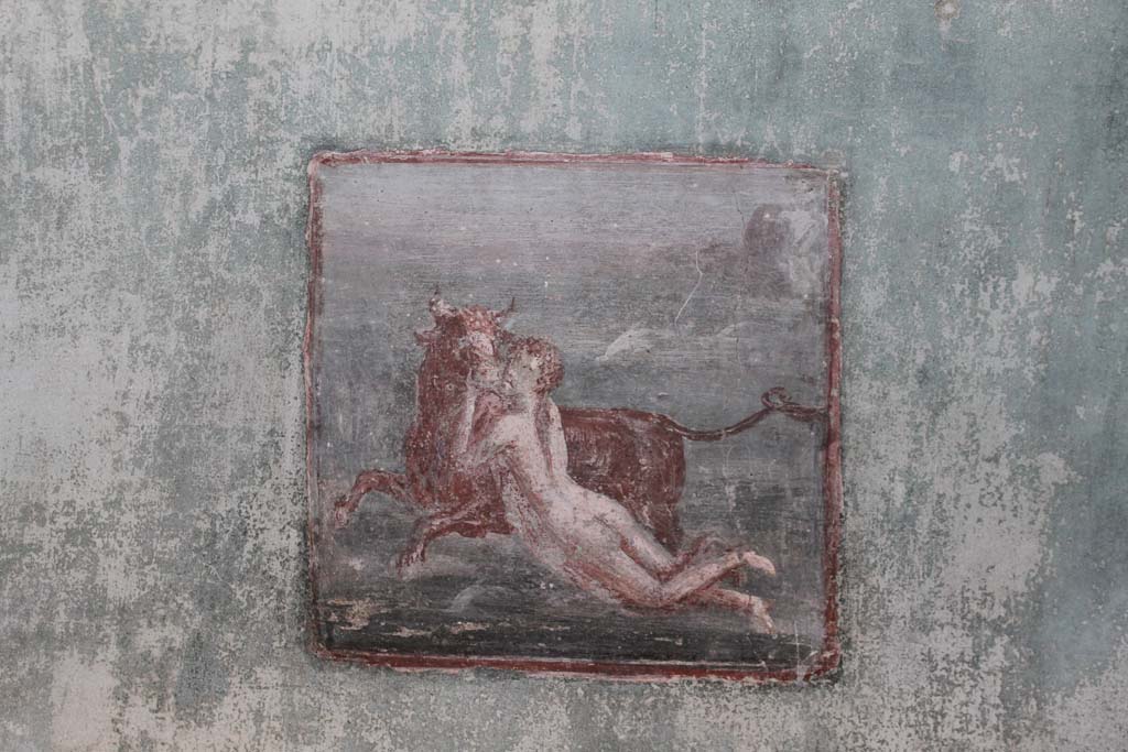 V.1 Herculaneum, March 2014.  Room 3, west end of north wall with wall painting of Rape of Europa.  
Foto Annette Haug, ERC Grant 681269 DÉCOR.
