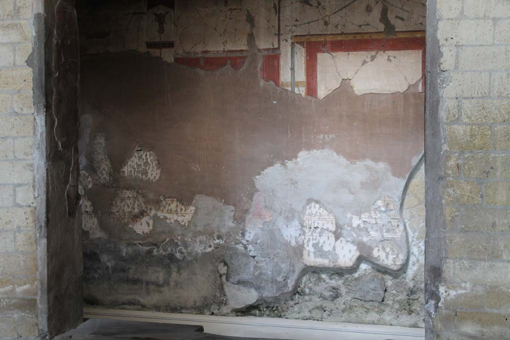 V.8 Herculaneum. March 2014. Room 5, looking towards north wall. 
Foto Annette Haug, ERC Grant 681269 DÉCOR
