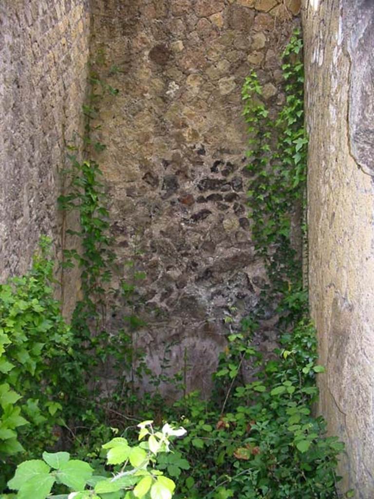 V.11, Herculaneum. May 2003. Looking into small room on west side of atrium, at south end.
Photo courtesy of Nicolas Monteix.
