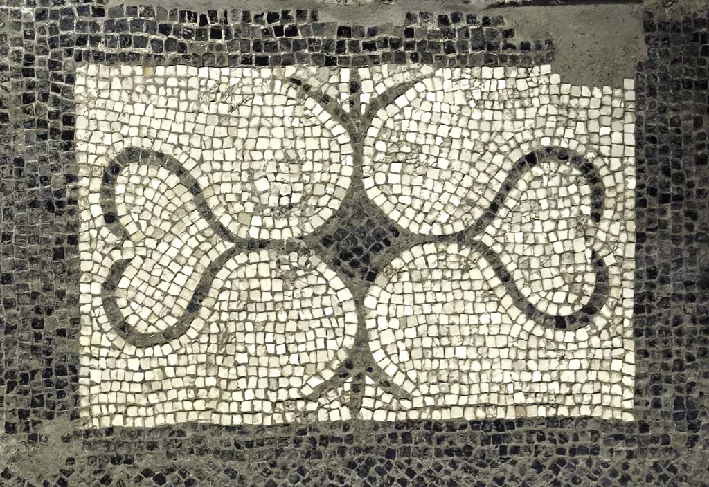 V.15/14, Herculaneum. August 2021. 
Threshold from room, connecting from V.14 in north wall, towards north-west corner of atrium. Photo courtesy of Robert Hanson.

