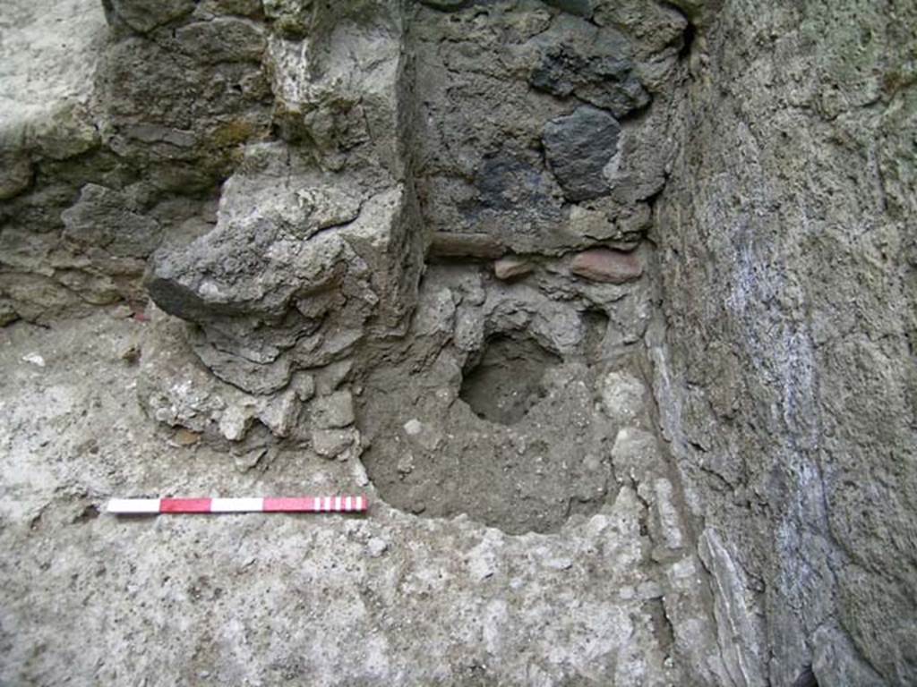 VI.12, Herculaneum. September 2004. Looking towards north-east corner of rear room.
Photo courtesy of Nicolas Monteix.

