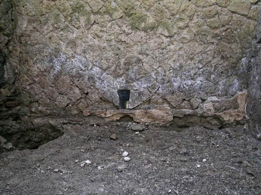 VI.12, Herculaneum. September 2004. Looking towards east wall of rear room.
Photo courtesy of Nicolas Monteix.
