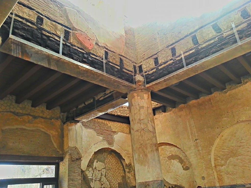 VI.21 Herculaneum, photo taken between October 2014 and November 2019. 
Looking towards upper north-east corner. Photo courtesy of Giuseppe Ciaramella.

