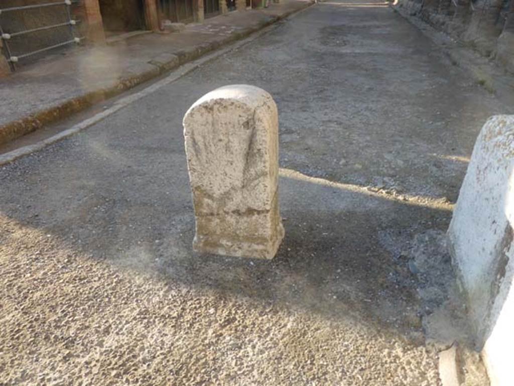 Decumanus Maximus, Herculaneum, September 2015. East end, looking west. 