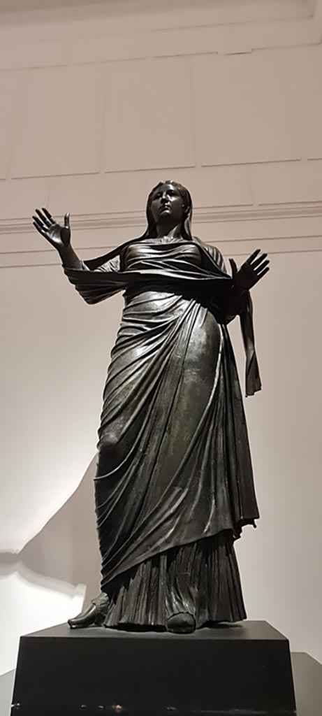 Herculaneum Theatre. April 2023. 
Bronze statue of Livia, inv. 5589. Photo courtesy of Giuseppe Ciaramella.
Photo courtesy of Giuseppe Ciaramella.
